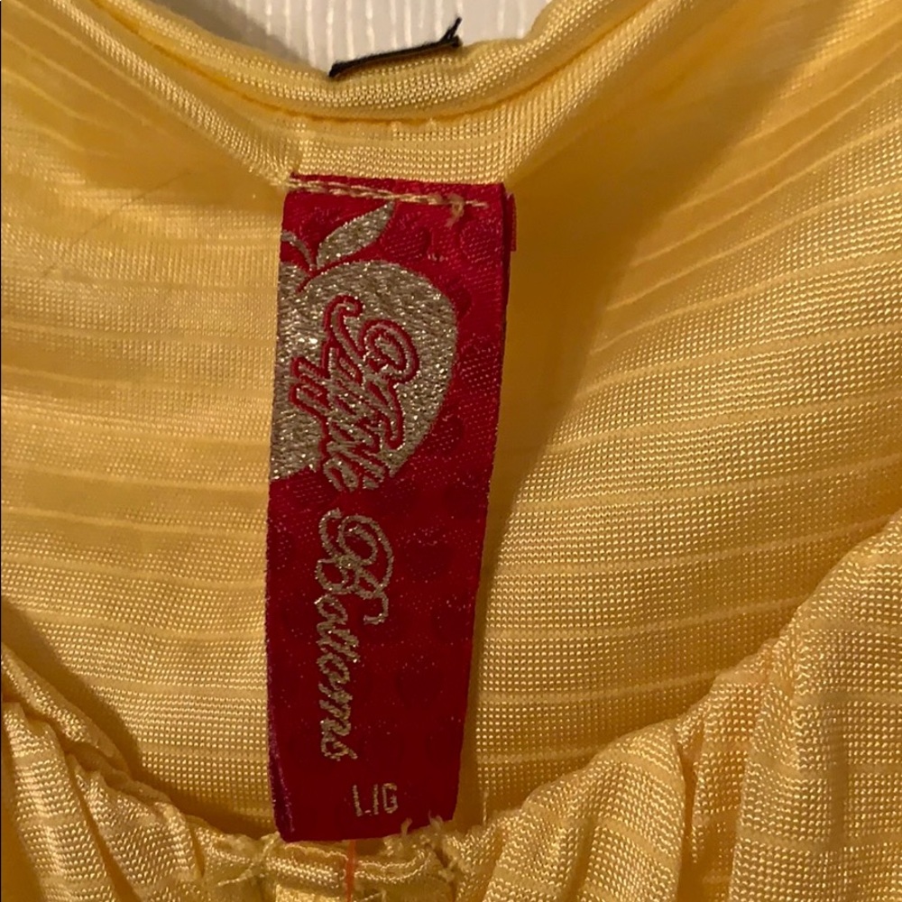 Yellow dress - Picture 3 of 5